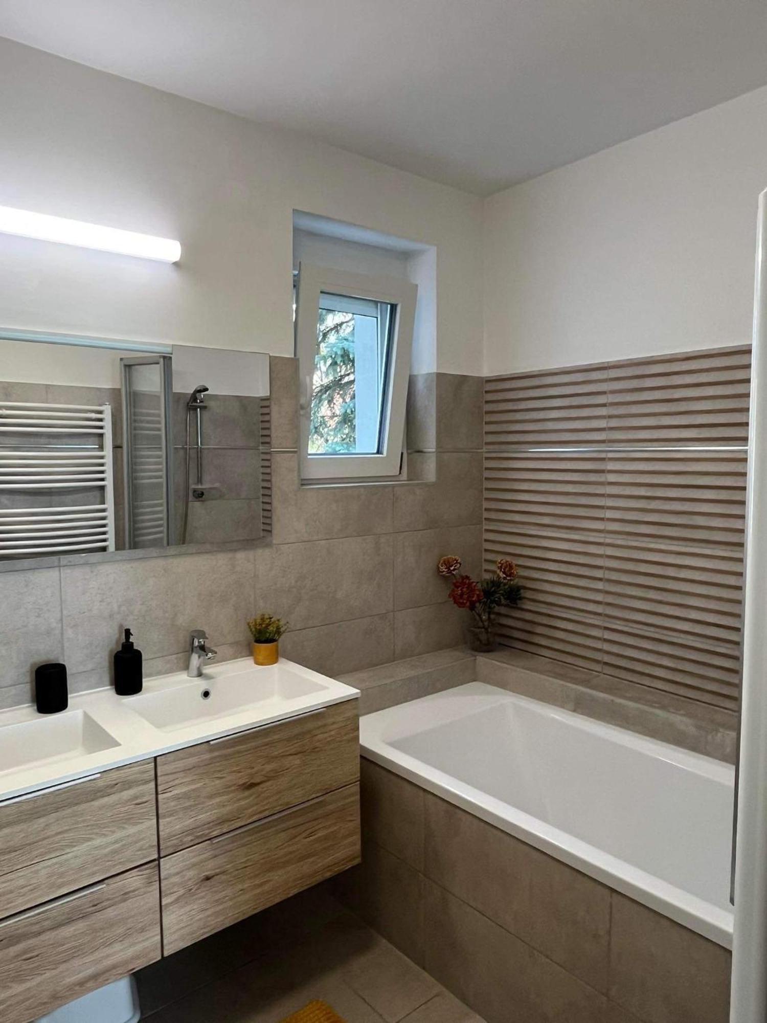 Ada Apartman Sopron Exterior photo